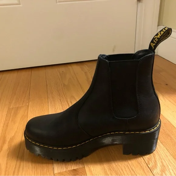 Dr. Martens Rometty size W 8 - Picture 2 of 5